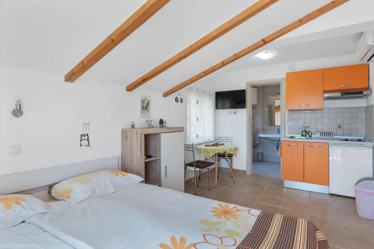 Apartments Joni Cikat Mali Lošinj Croacia